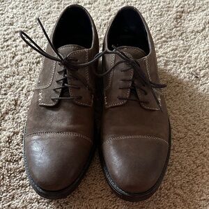 Clarks Men's Brown Leather Derby Shoes Size: 10M